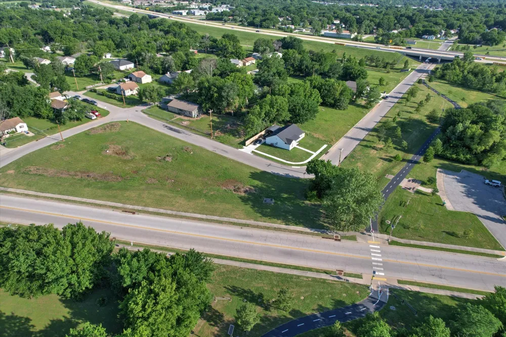 2715 Kenosha Avenue Tulsa, OK 74106