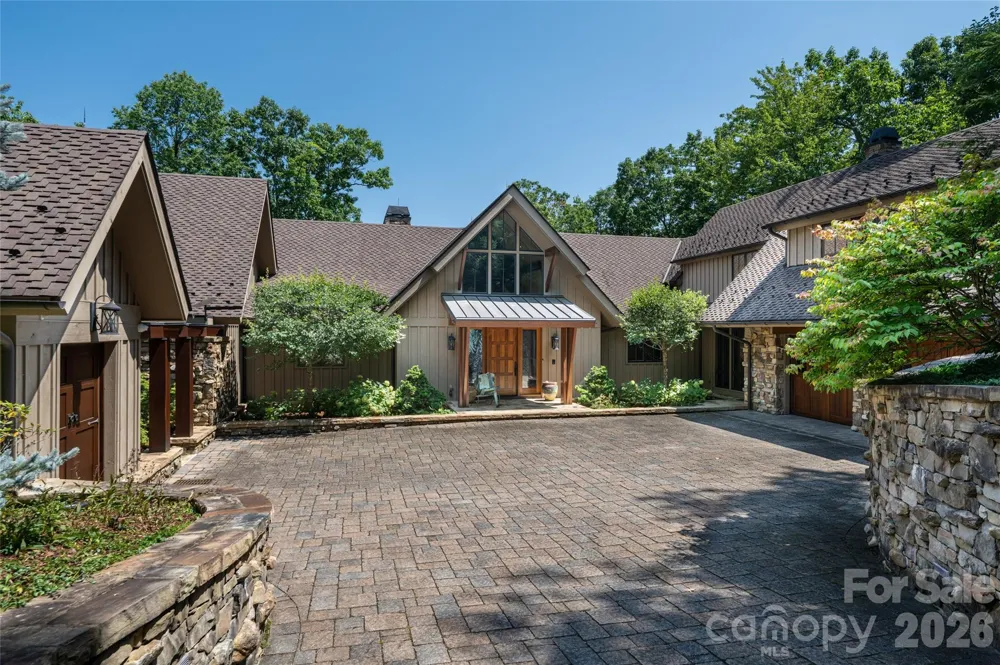 383 Eagle Ridge Road Zirconia, NC 28790