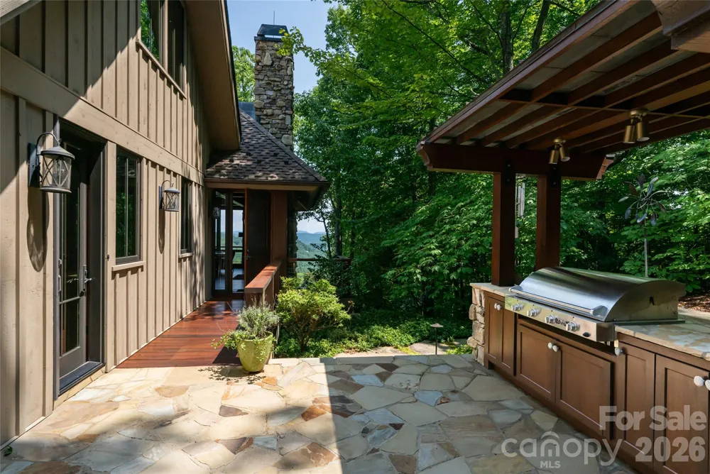 383 Eagle Ridge Road Zirconia, NC 28790