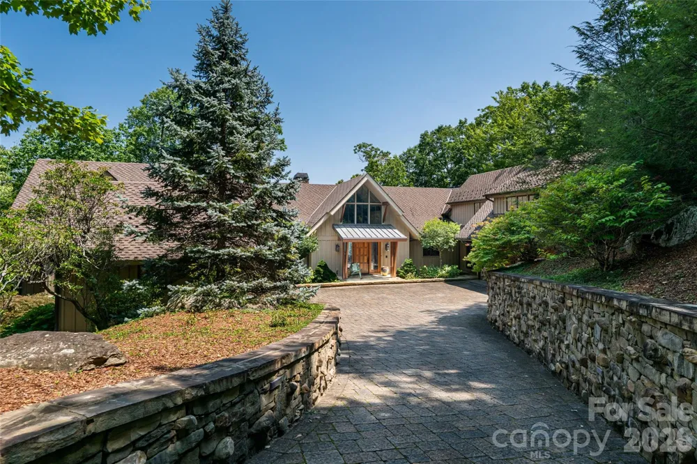 383 Eagle Ridge Road Zirconia, NC 28790