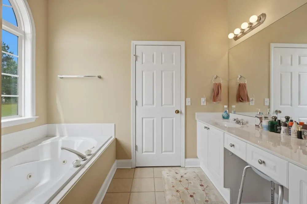 812 N Bay Overlook Villa Rica, GA 30180
