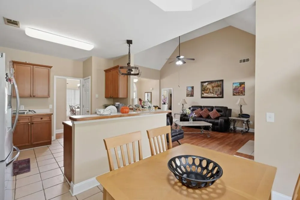 812 N Bay Overlook Villa Rica, GA 30180