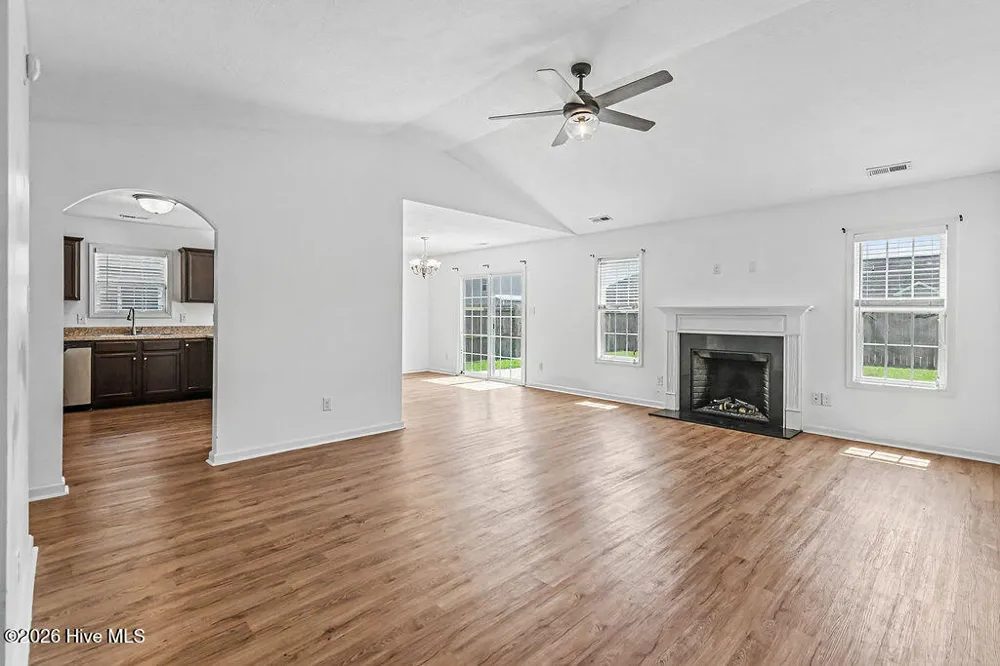 837 Dynasty Drive Jacksonville, NC 28546