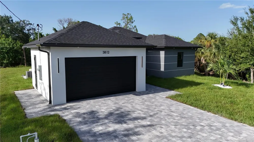 3812 11TH STREET SW Lehigh Acres, FL 33976