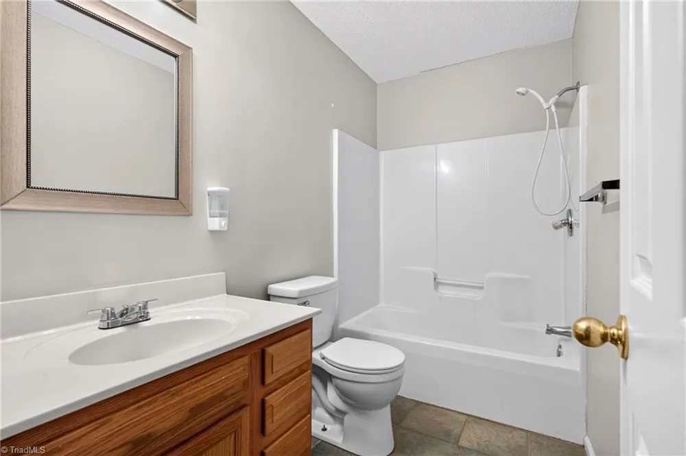 8 Hinkle Street Thomasville, NC 27360