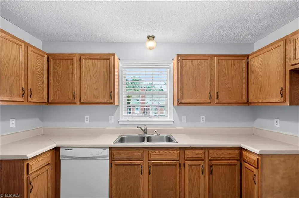 8 Hinkle Street Thomasville, NC 27360