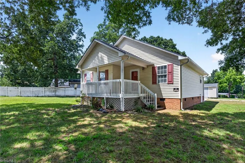 8 Hinkle Street Thomasville, NC 27360