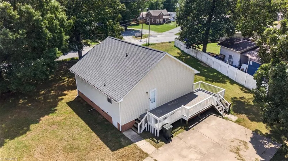 8 Hinkle Street Thomasville, NC 27360