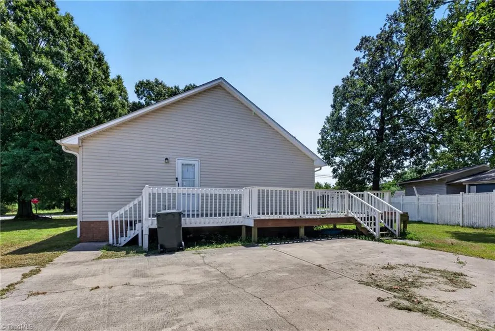 8 Hinkle Street Thomasville, NC 27360