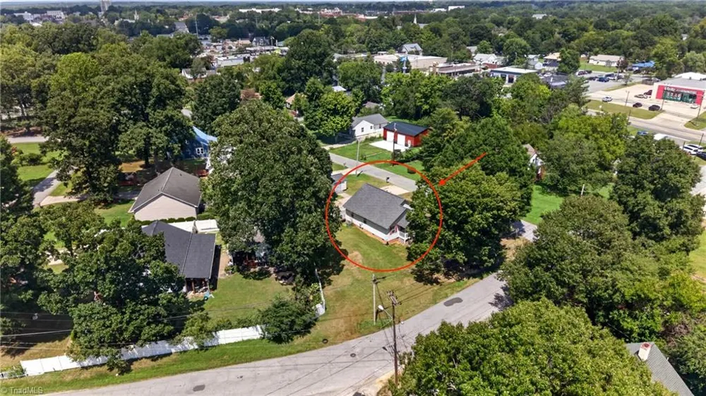 8 Hinkle Street Thomasville, NC 27360