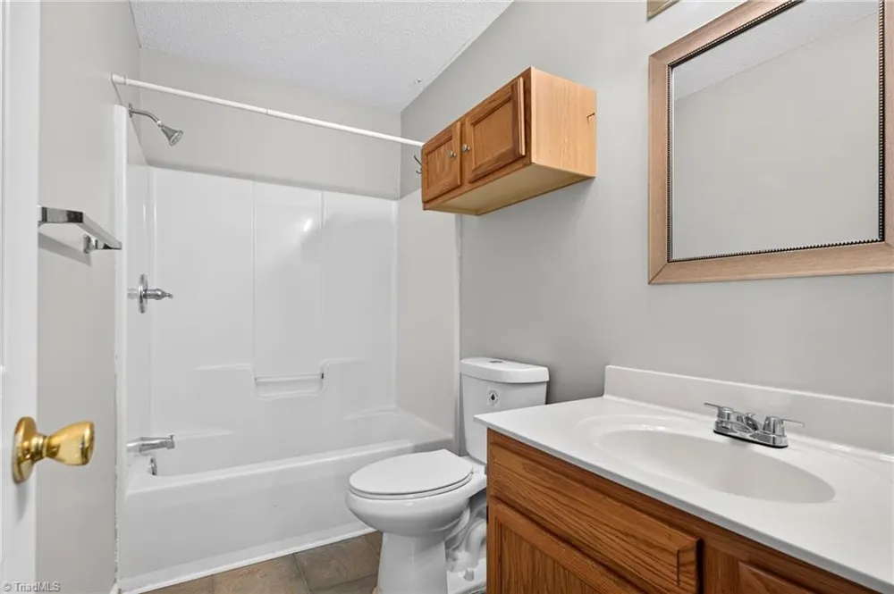 8 Hinkle Street Thomasville, NC 27360