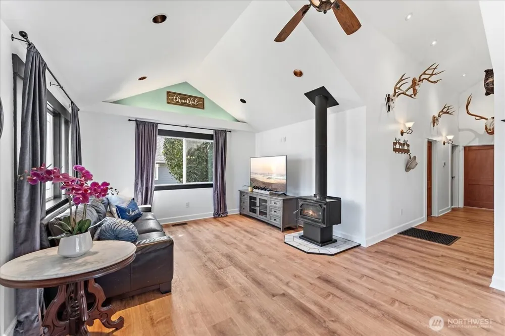 1138 Pioneer Street Enumclaw, WA 98022
