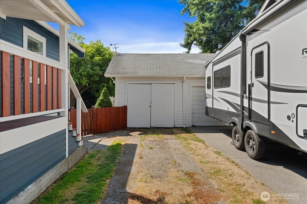 1138 Pioneer Street Enumclaw, WA 98022
