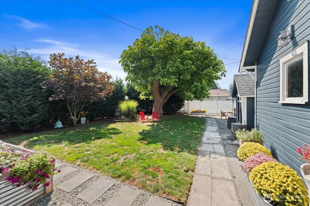 1138 Pioneer Street Enumclaw, WA 98022