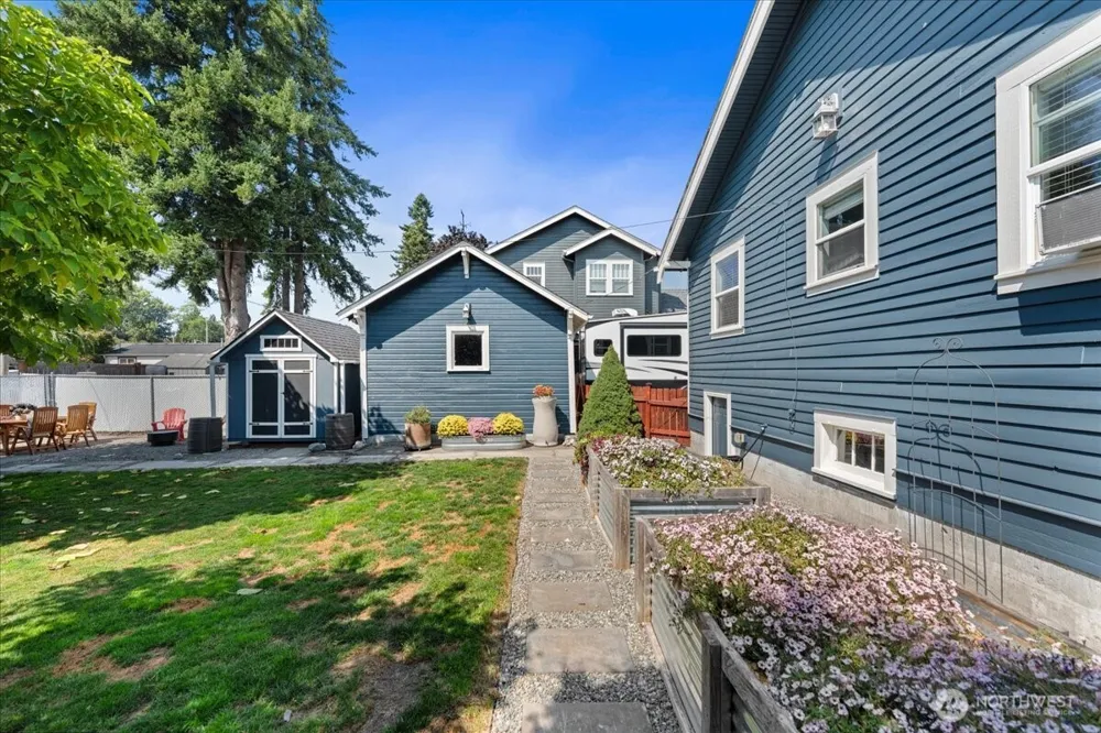 1138 Pioneer Street Enumclaw, WA 98022
