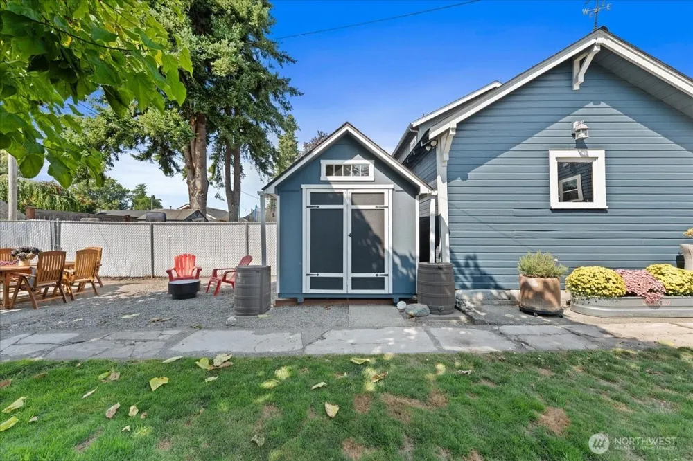1138 Pioneer Street Enumclaw, WA 98022