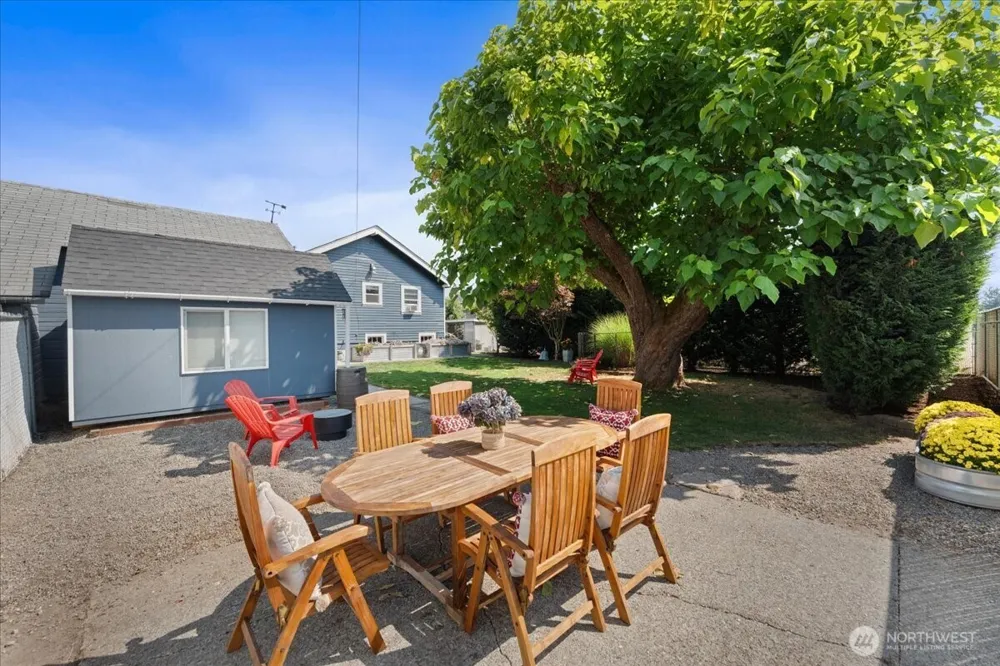 1138 Pioneer Street Enumclaw, WA 98022