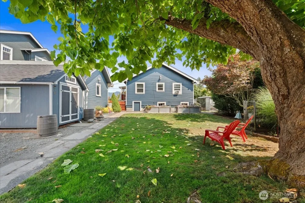 1138 Pioneer Street Enumclaw, WA 98022