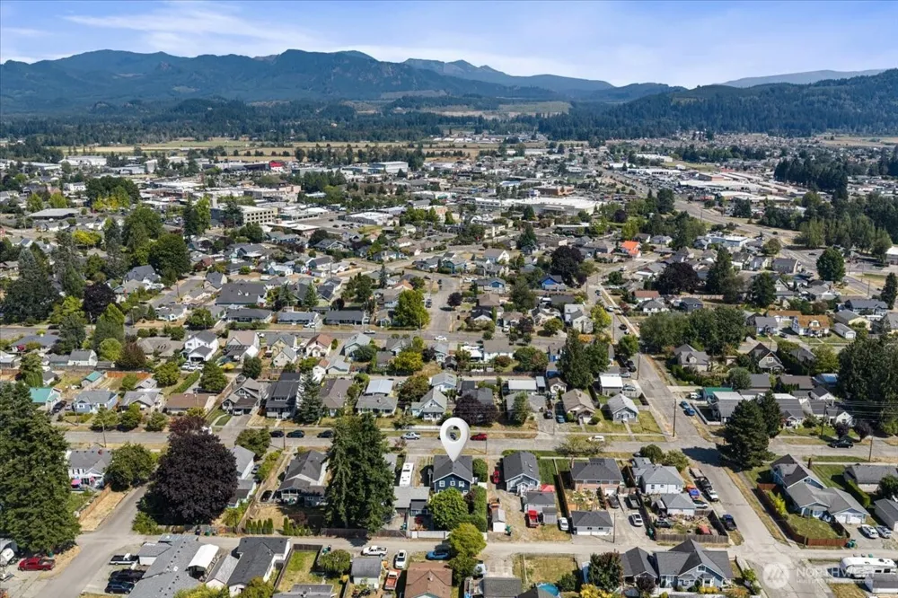 1138 Pioneer Street Enumclaw, WA 98022