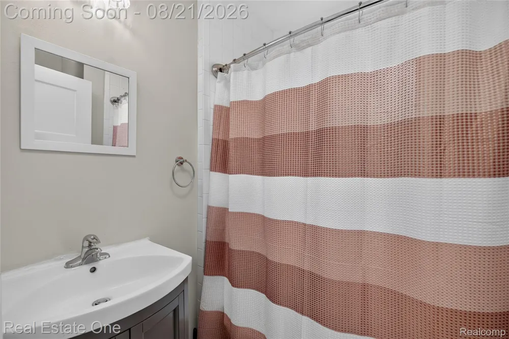 5749 Wilmer Street NW Westland City, MI 48185