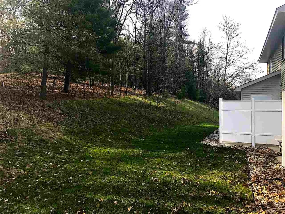 3811 Vale Drive East Bay Township, MI 49686