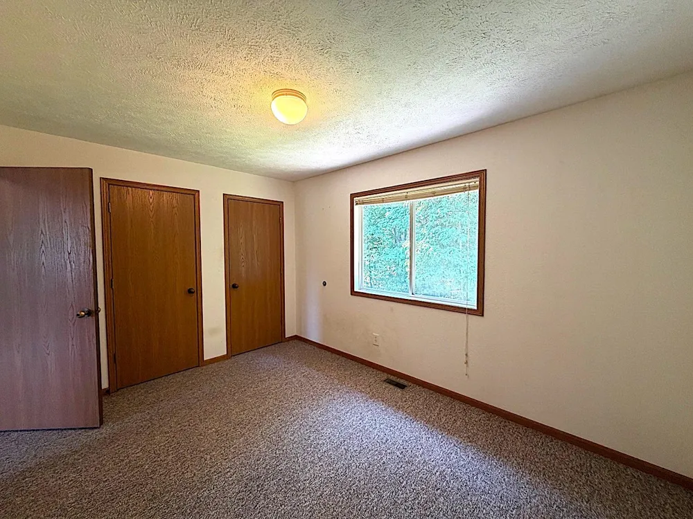 3811 Vale Drive East Bay Township, MI 49686