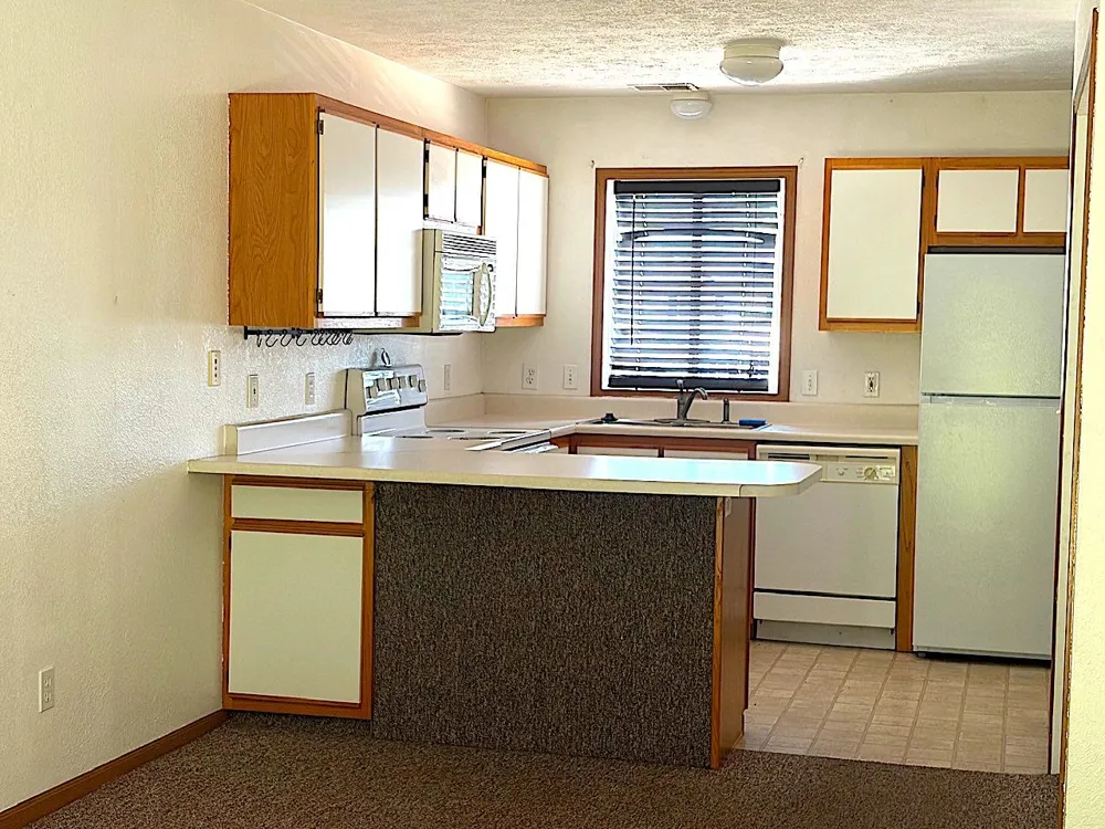 3811 Vale Drive East Bay Township, MI 49686