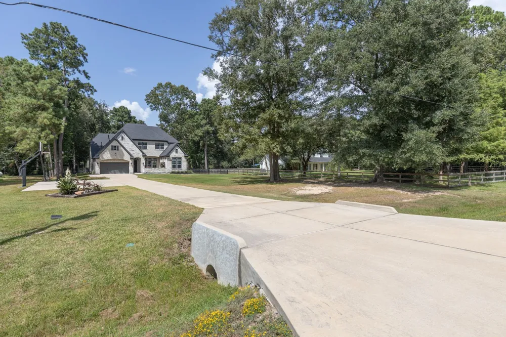 291 Vista Del Lago Drive Huffman, TX 77336