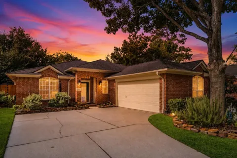 6006 Knollwood Trail