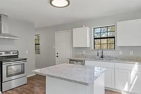621 W 9th Street Kemp, TX 75143
