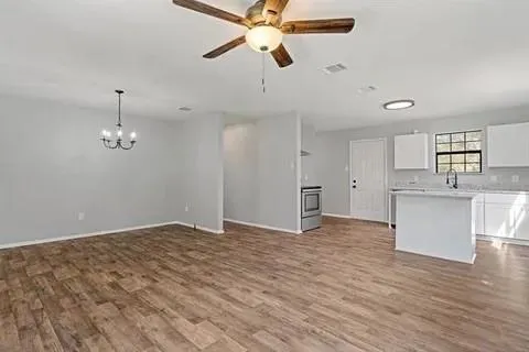 621 W 9th Street Kemp, TX 75143