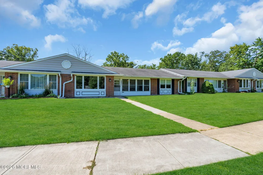 605 Lake Point Drive #B Lakewood, NJ 08701