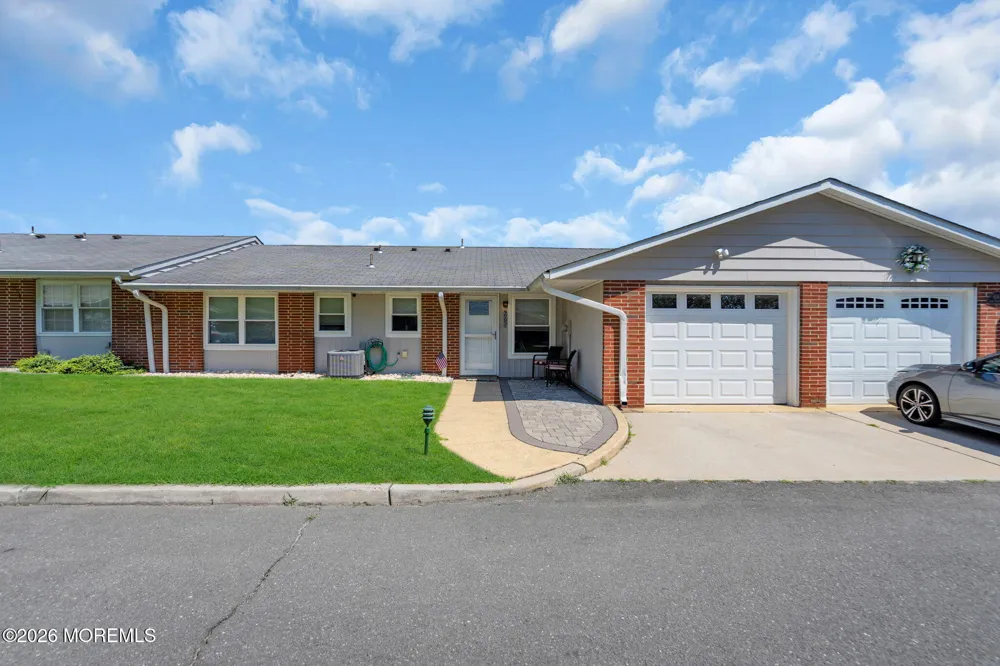 605 Lake Point Drive #B Lakewood, NJ 08701