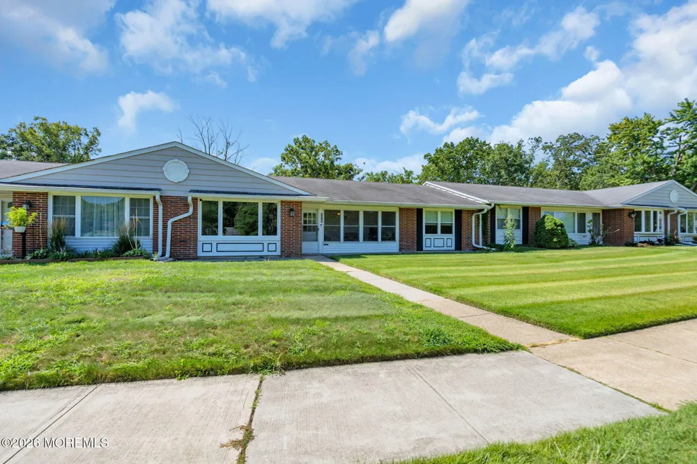 605 Lake Point Drive #B Lakewood, NJ 08701