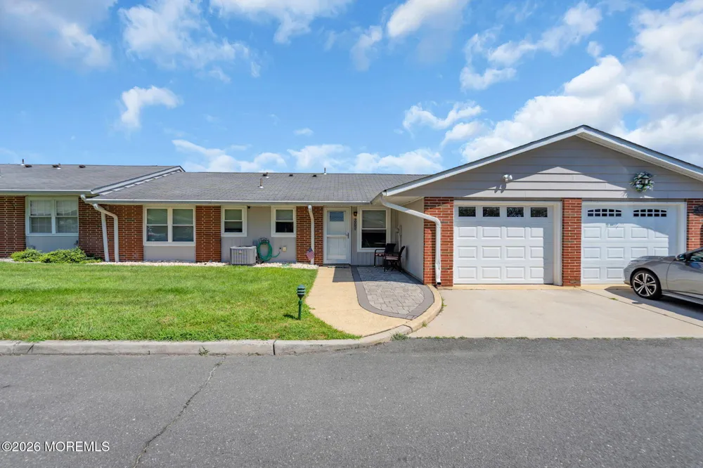 605 Lake Point Drive #B Lakewood, NJ 08701