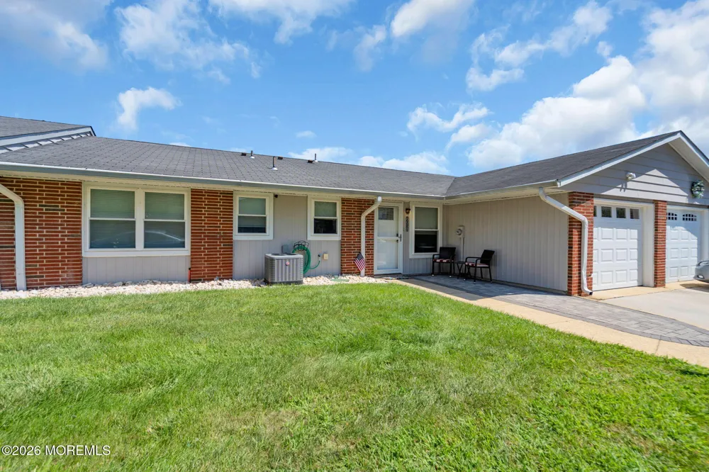 605 Lake Point Drive #B Lakewood, NJ 08701