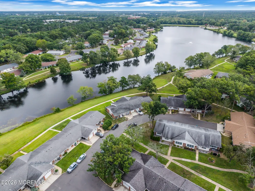 605 Lake Point Drive #B Lakewood, NJ 08701