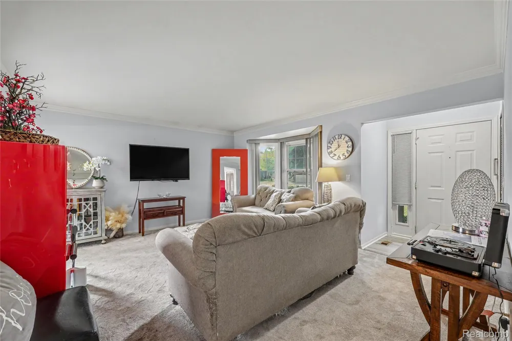 412 Meadow Bridge Drive Rochester Hills City, MI 48307