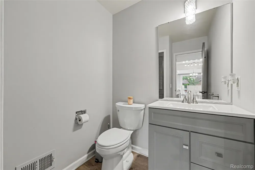 412 Meadow Bridge Drive Rochester Hills City, MI 48307