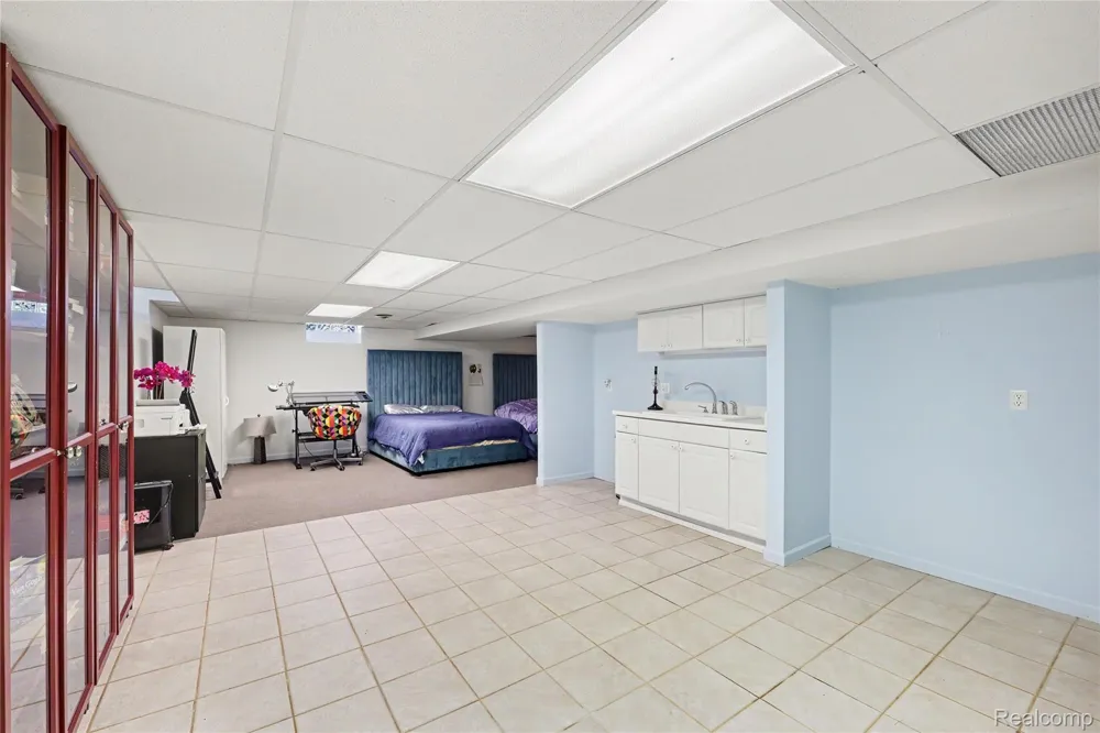 412 Meadow Bridge Drive Rochester Hills City, MI 48307