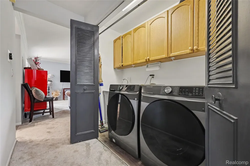 412 Meadow Bridge Drive Rochester Hills City, MI 48307