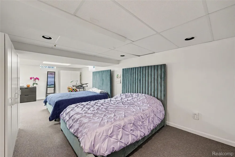 412 Meadow Bridge Drive Rochester Hills City, MI 48307