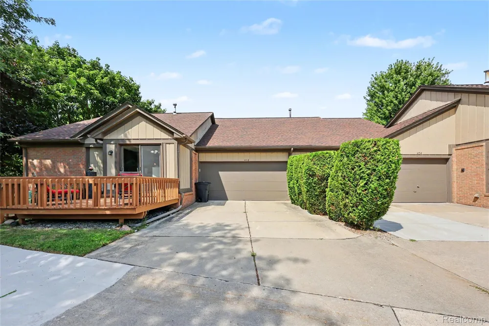 412 Meadow Bridge Drive Rochester Hills City, MI 48307