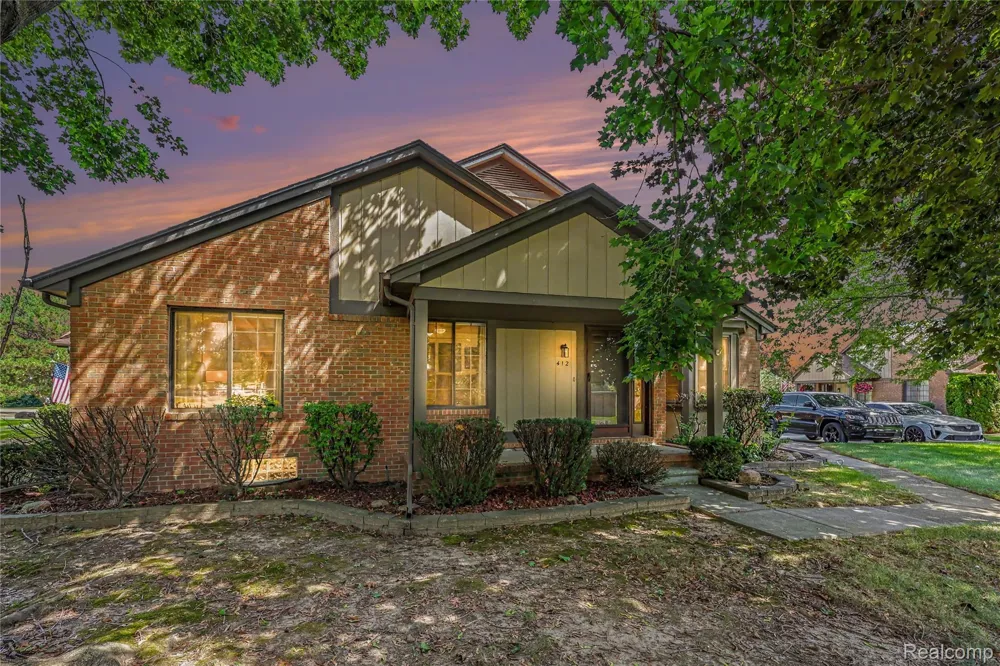 412 Meadow Bridge Drive Rochester Hills City, MI 48307