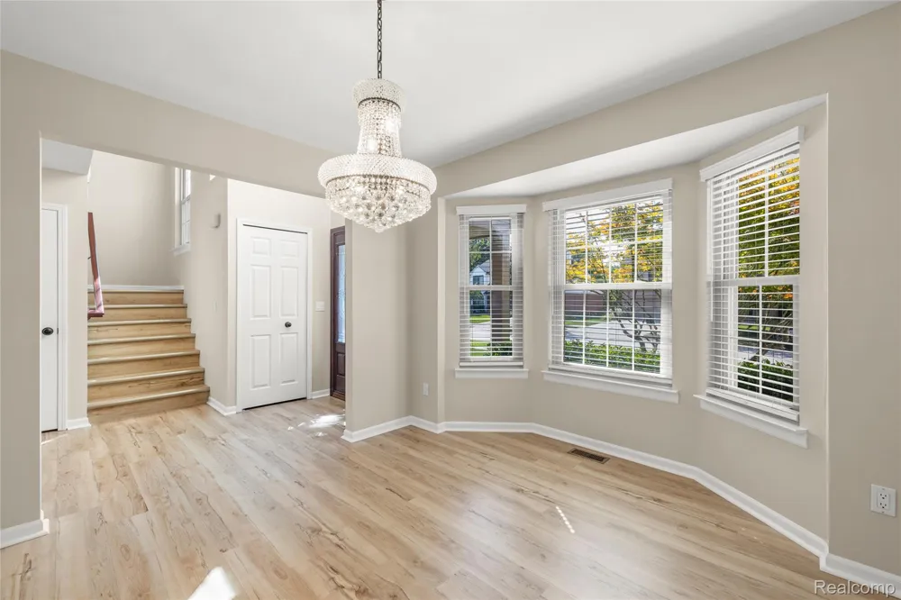 384 Stonehenge Drive Canton Charter Township, MI 48188