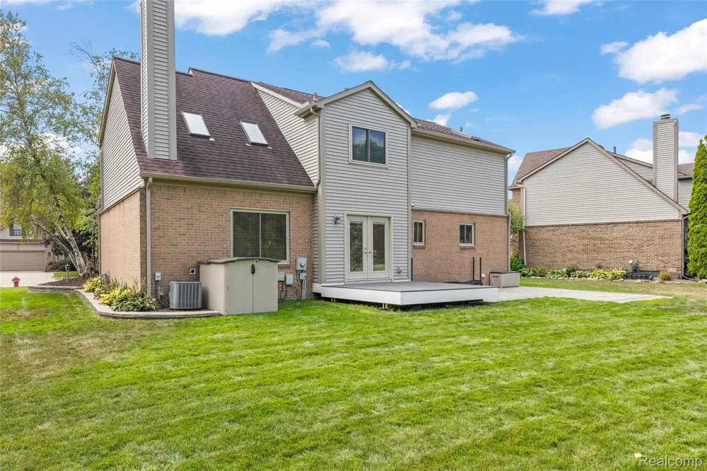 384 Stonehenge Drive Canton Charter Township, MI 48188