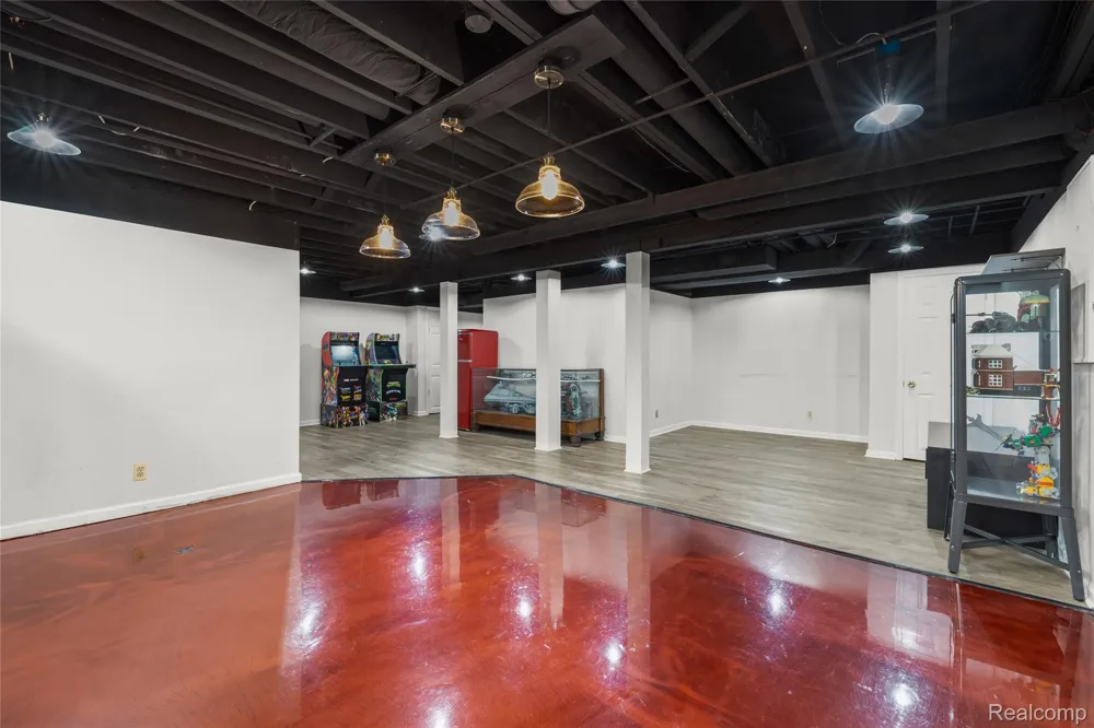 384 Stonehenge Drive Canton Charter Township, MI 48188