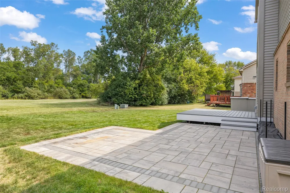 384 Stonehenge Drive Canton Charter Township, MI 48188