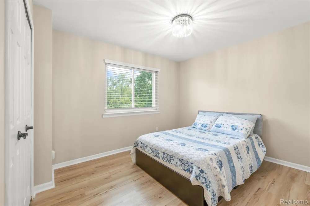 384 Stonehenge Drive Canton Charter Township, MI 48188