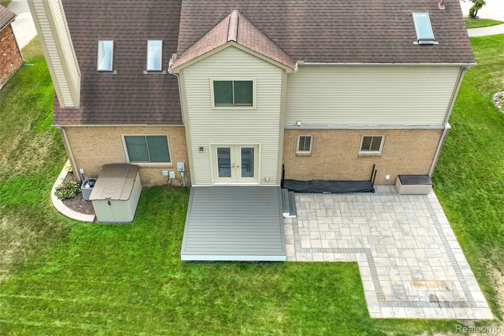 384 Stonehenge Drive Canton Charter Township, MI 48188